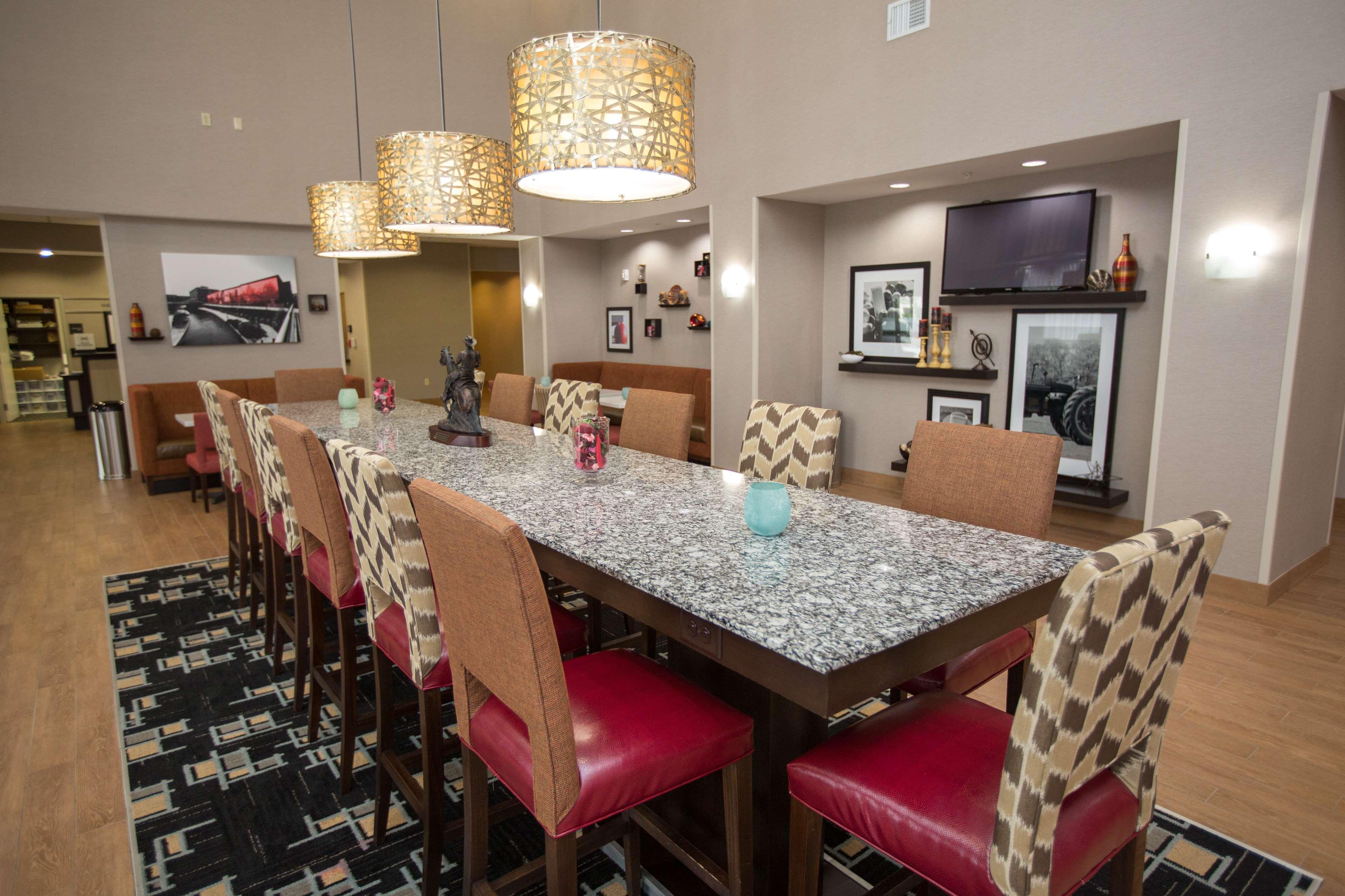 Hampton Inn & Suites Oklahoma City Airport Zewnętrze zdjęcie