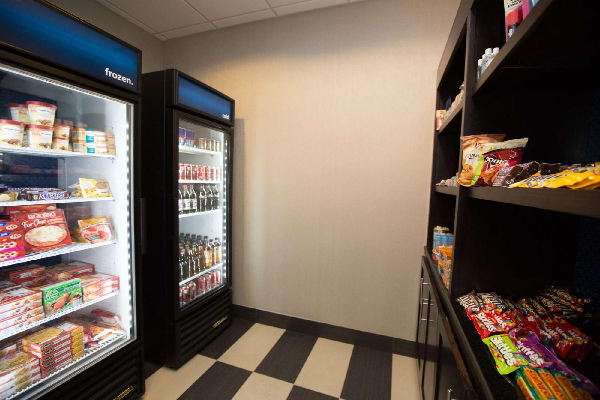 Hampton Inn & Suites Oklahoma City Airport Zewnętrze zdjęcie