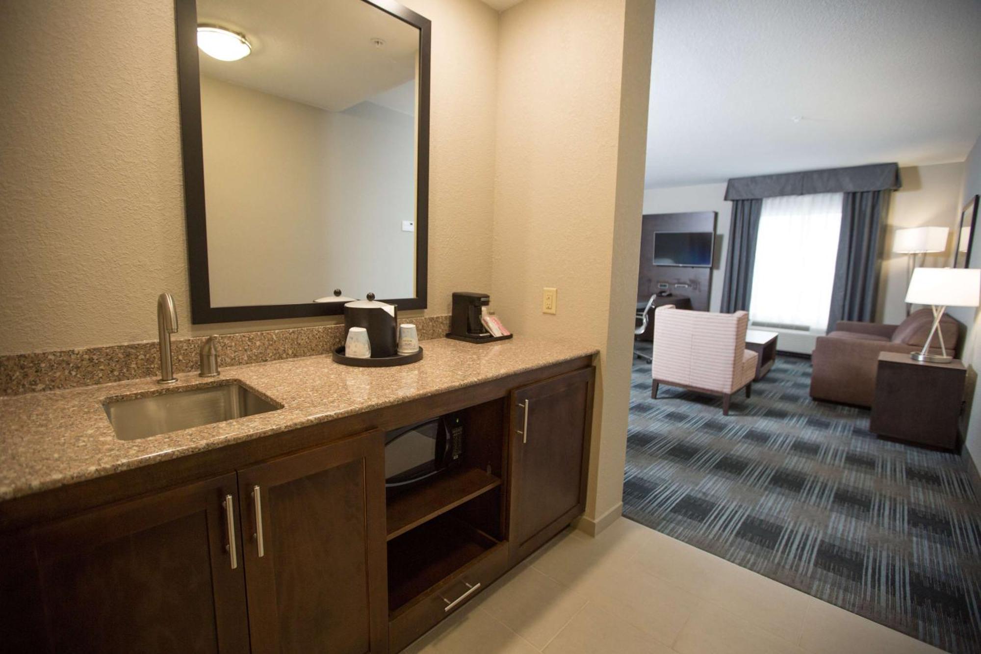 Hampton Inn & Suites Oklahoma City Airport Zewnętrze zdjęcie